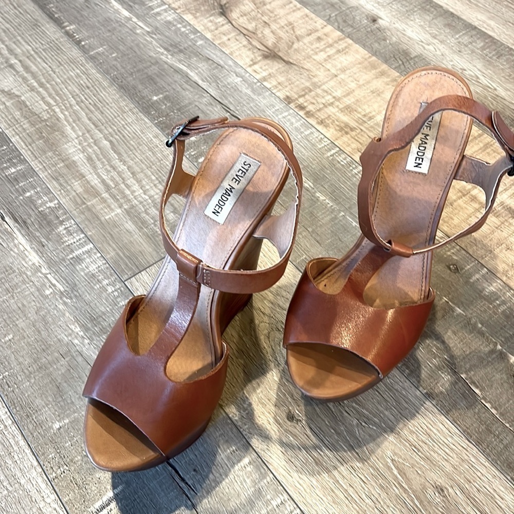 Steve Madden brown leather T strap open toe wood platform sandals size 10